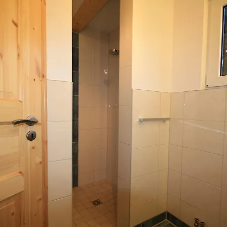 Modern In With Terrace بيت للعطل