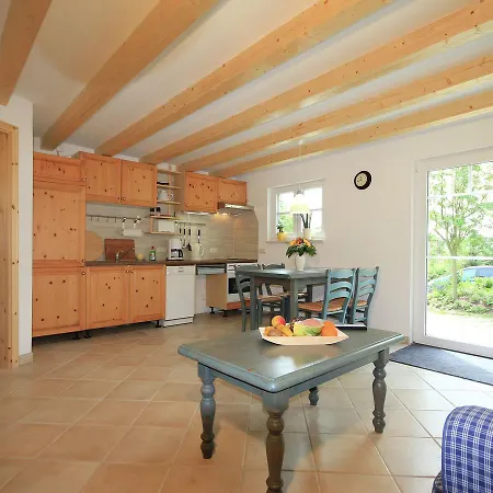 بيت للعطل Modern In With Terrace *